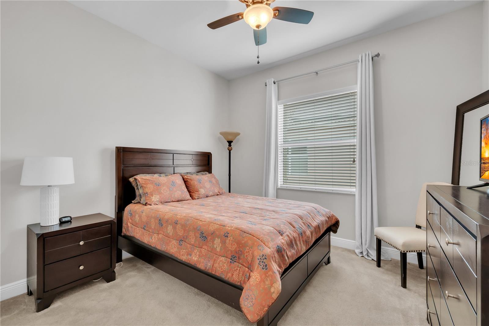 VALENCIA LAKES - Residential