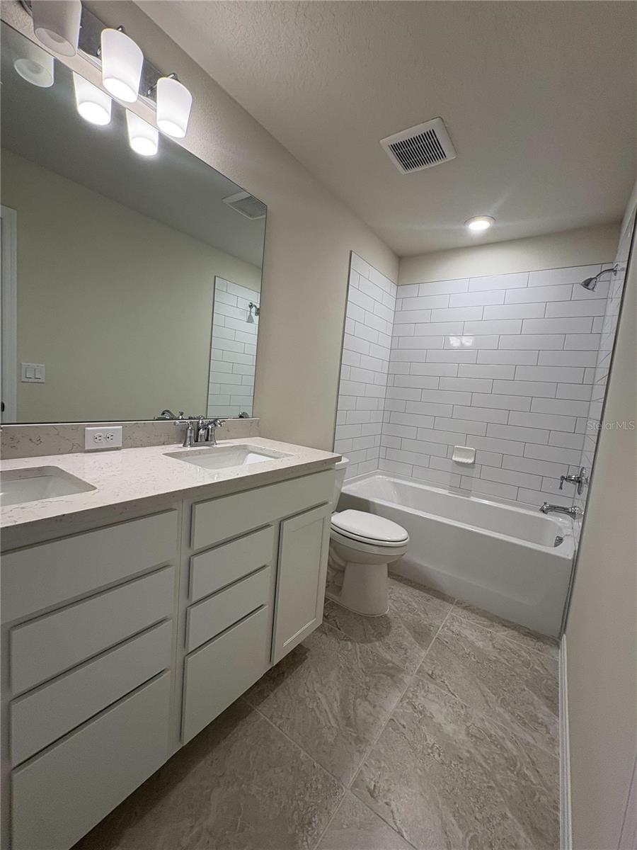 ILVERLEAF OAKS AT HAMLIN - Residential Lease
