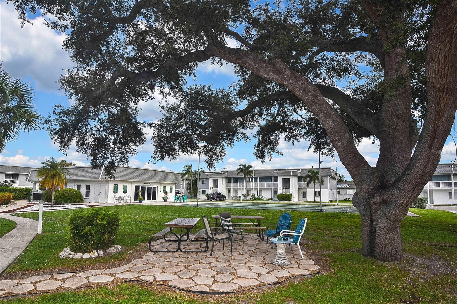 EDGEWATER VILLAGE BLDG H - Residential