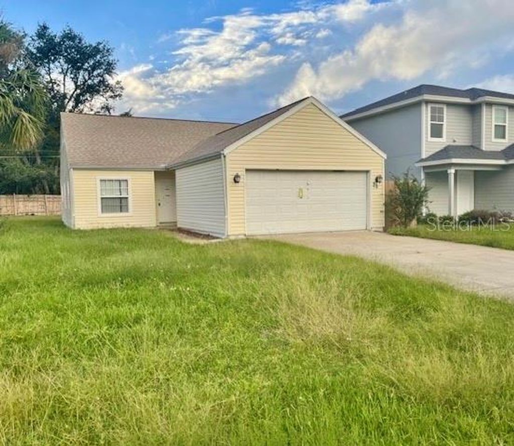 Photo of 25 Wood Ash Lane, Palm Coast, FL 32164 (MLS # FC313744)