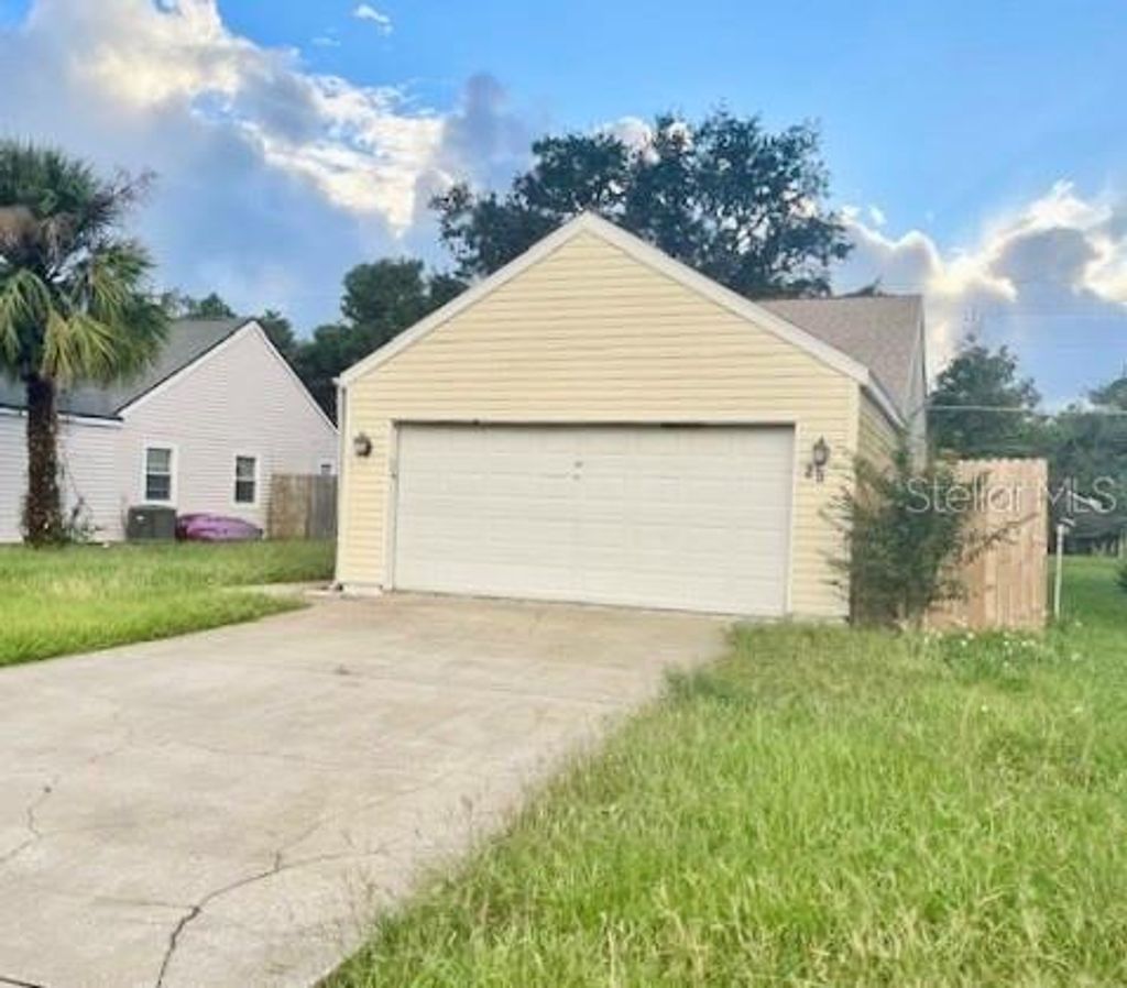 Photo of 25 Wood Ash Lane, Palm Coast, FL 32164 (MLS # FC313744)