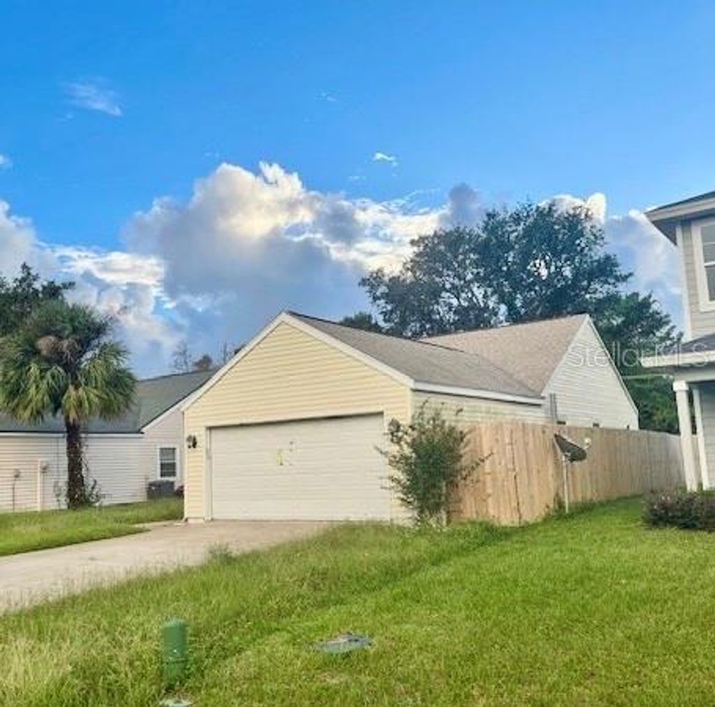 Photo of 25 Wood Ash Lane, Palm Coast, FL 32164 (MLS # FC313744)