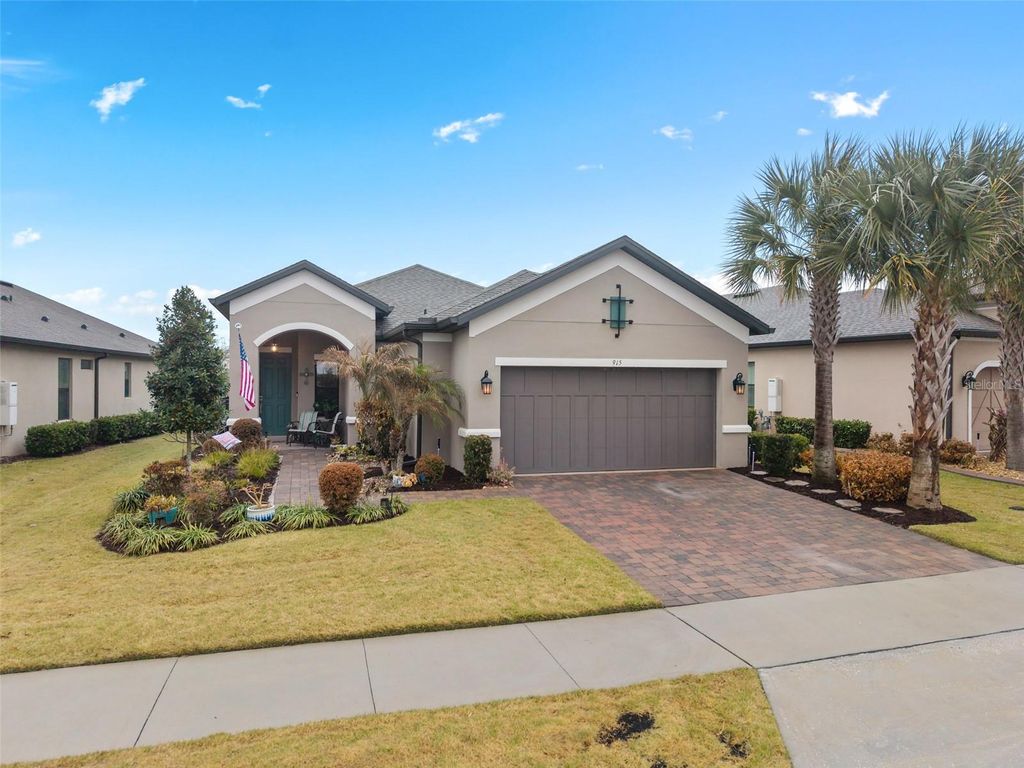 Photo of 915 Braewood Drive, Clermont, FL 34715 (MLS # O6378759)
