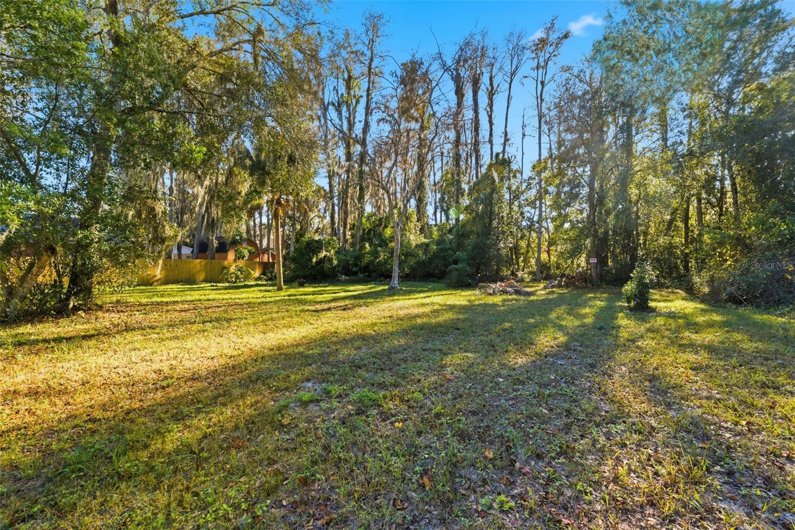 MOON LAKE ESTATES - Land