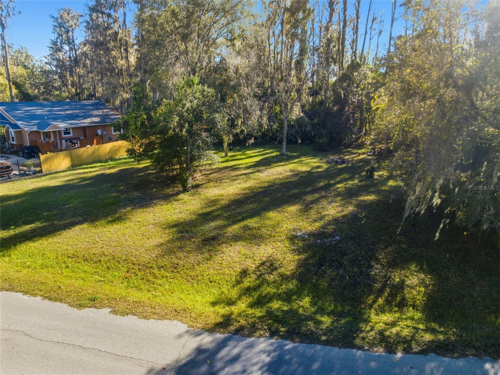 MOON LAKE ESTATES - Land