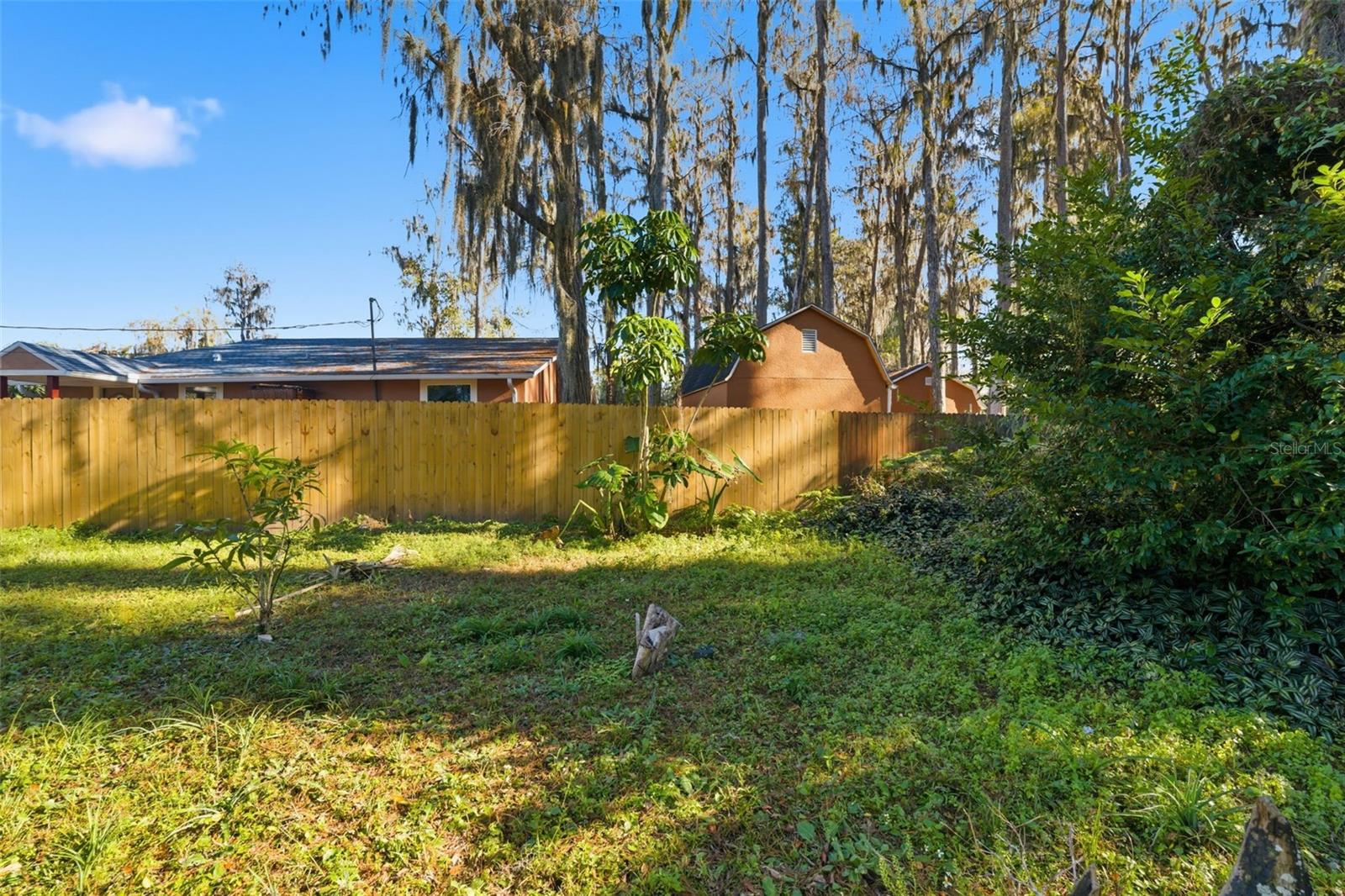 MOON LAKE ESTATES - Land