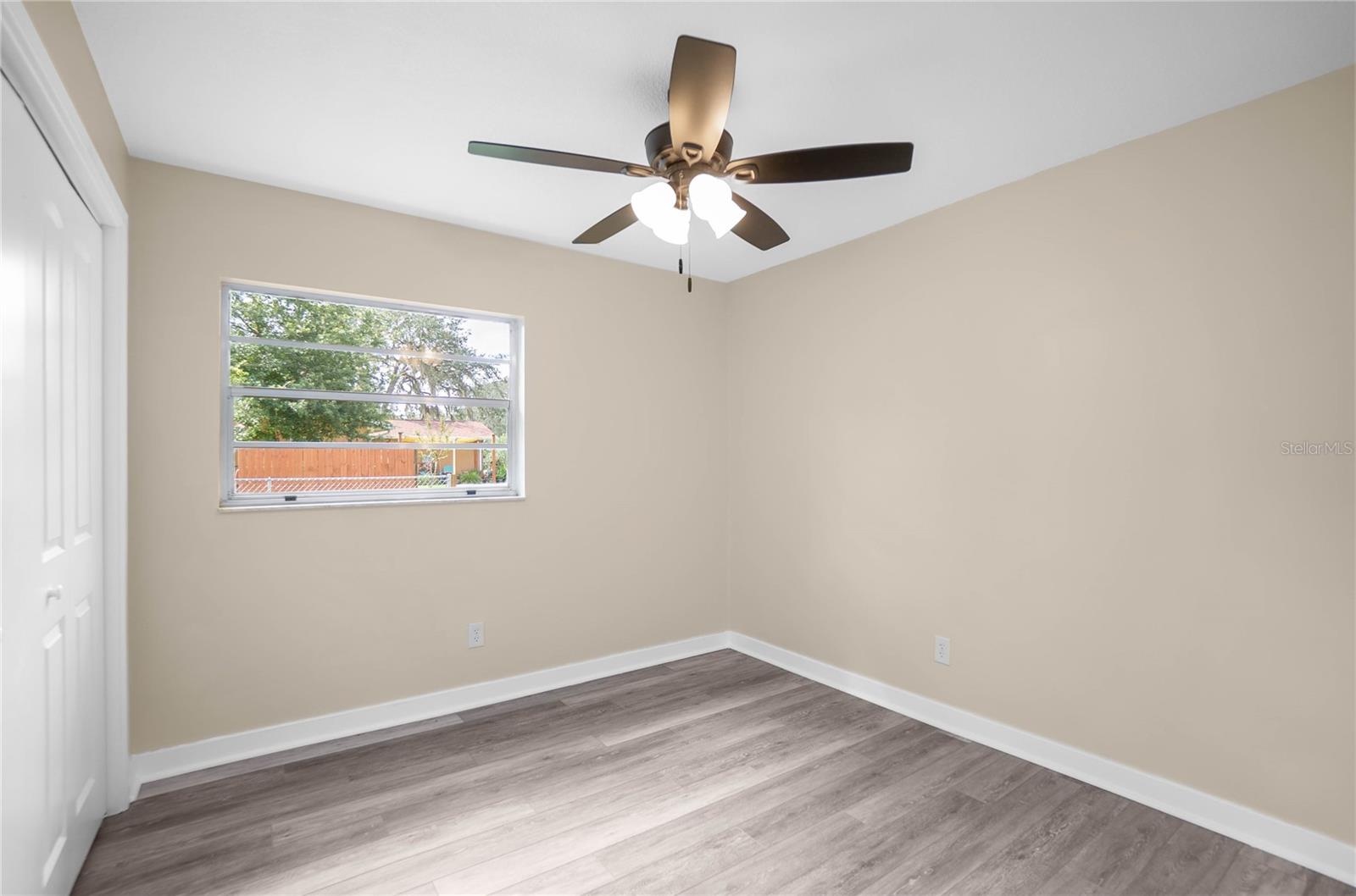 SEVEN LAKES PARK - Residential