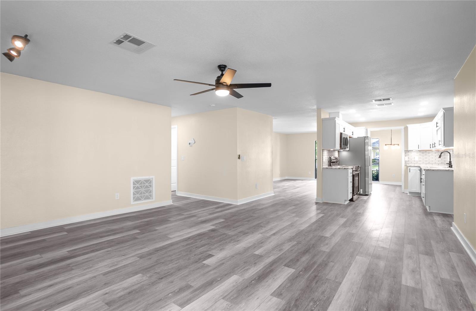 SEVEN LAKES PARK - Residential