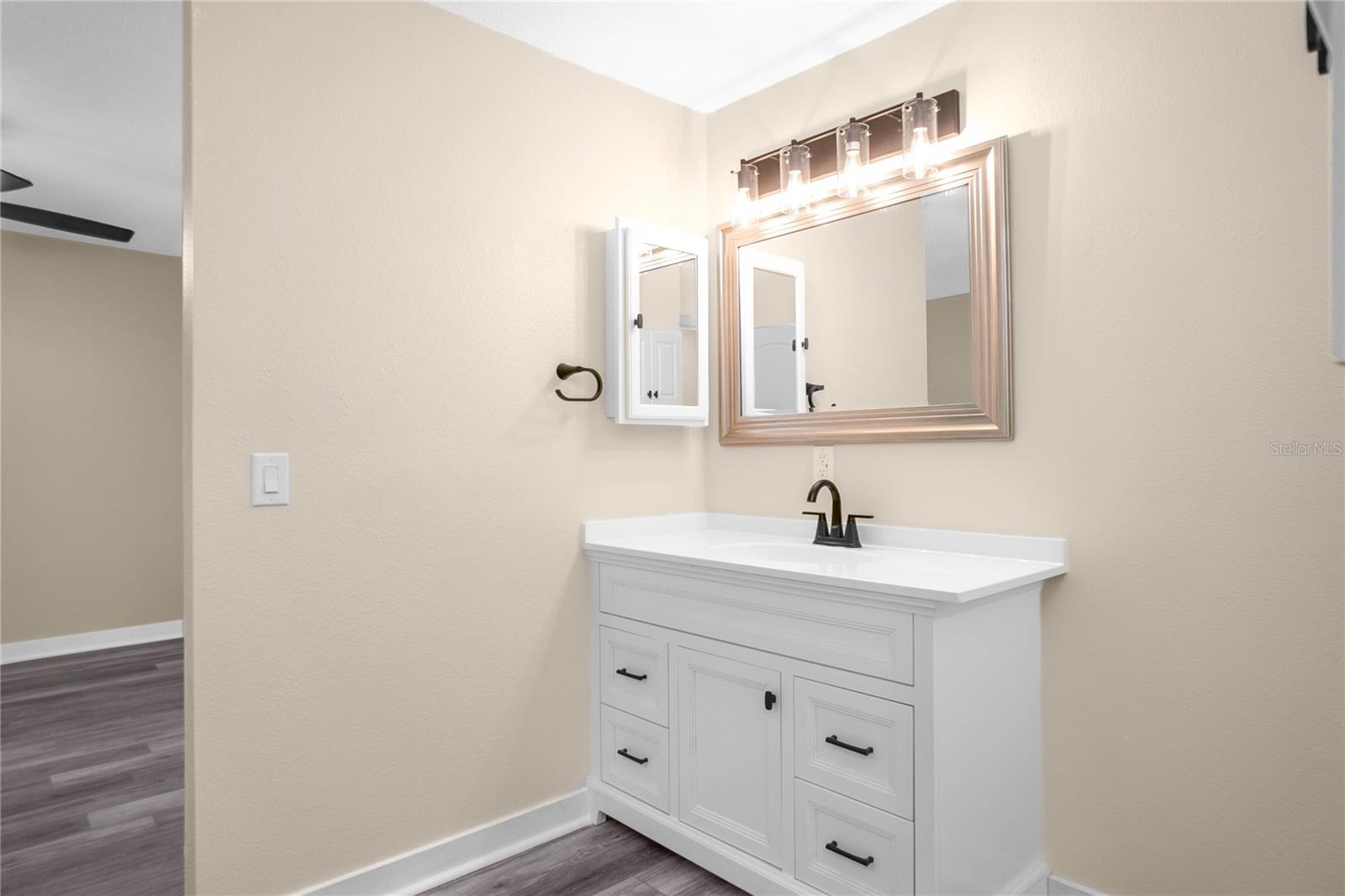 SEVEN LAKES PARK - Residential