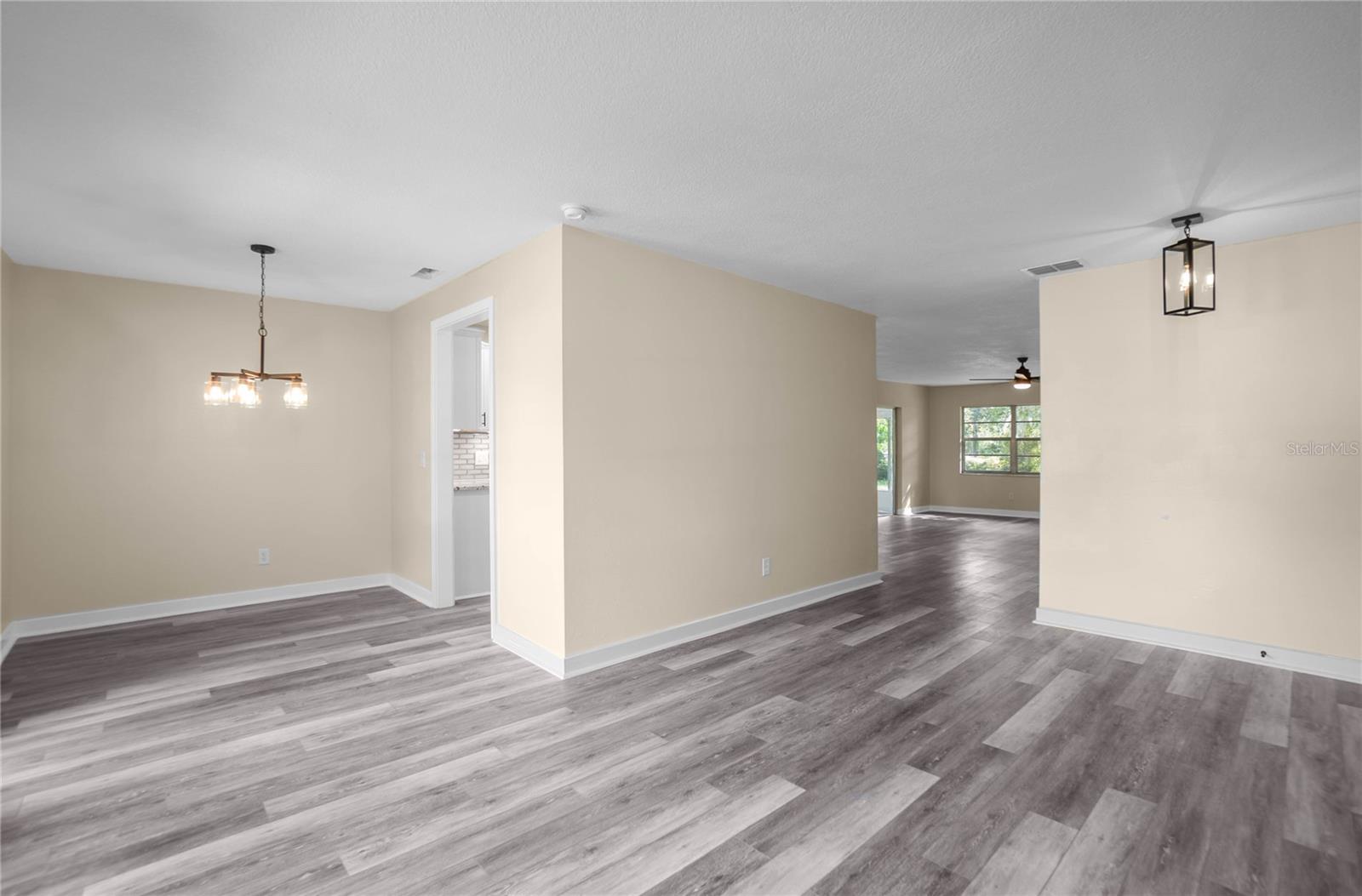 SEVEN LAKES PARK - Residential