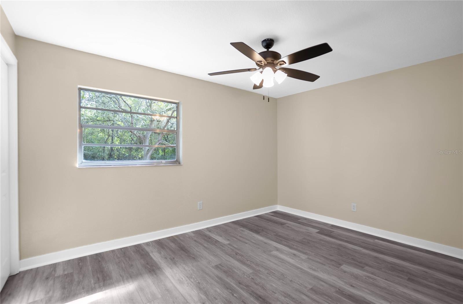 SEVEN LAKES PARK - Residential