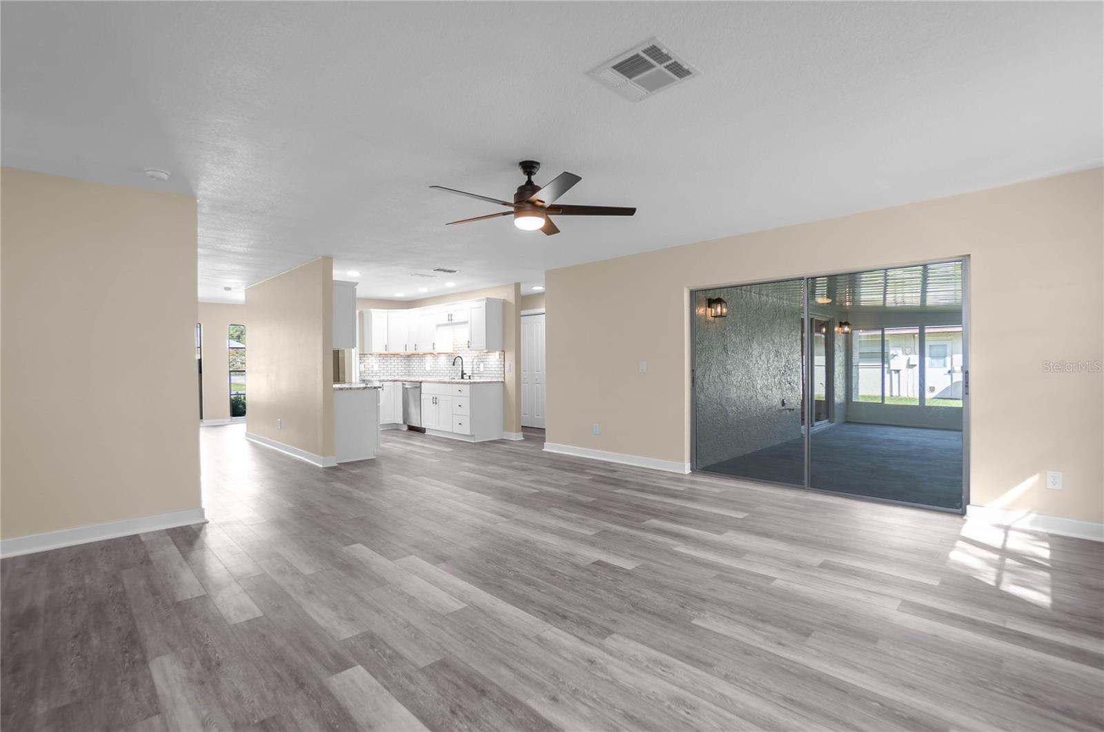 SEVEN LAKES PARK - Residential