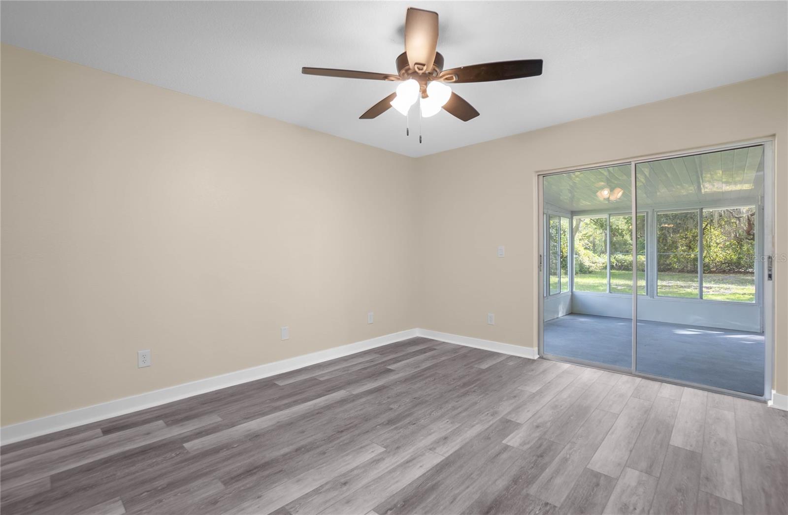 SEVEN LAKES PARK - Residential