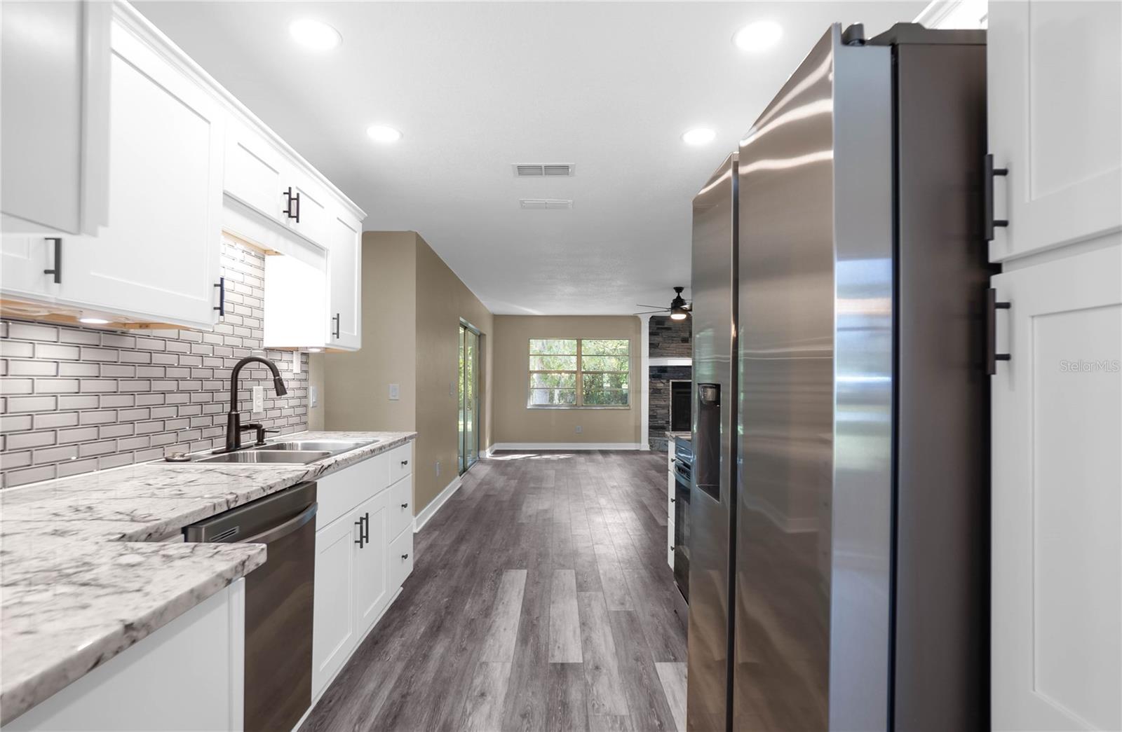 SEVEN LAKES PARK - Residential