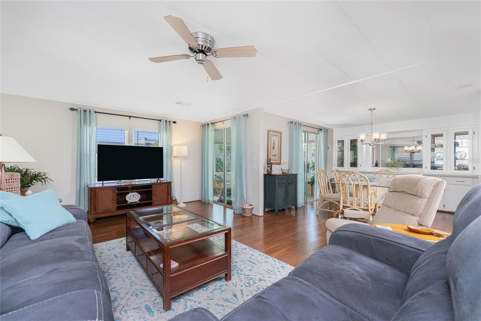 LEMON BAY ISLES PH 01 - Residential