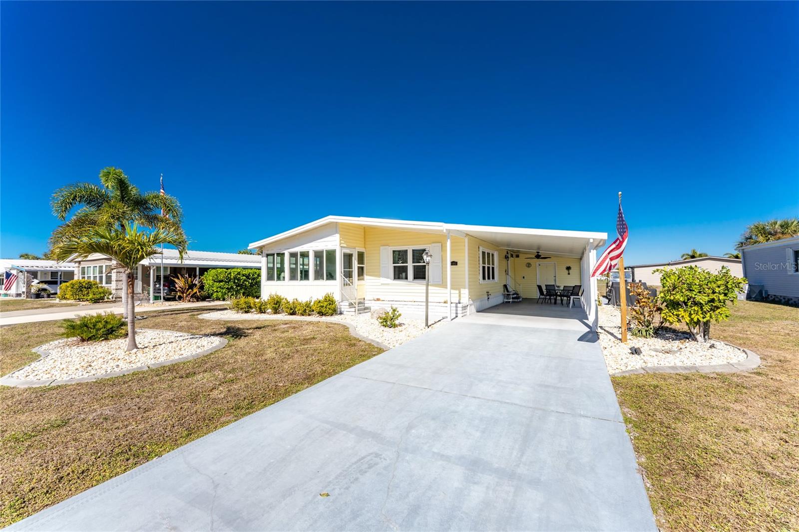 LEMON BAY ISLES PH 01 - Residential