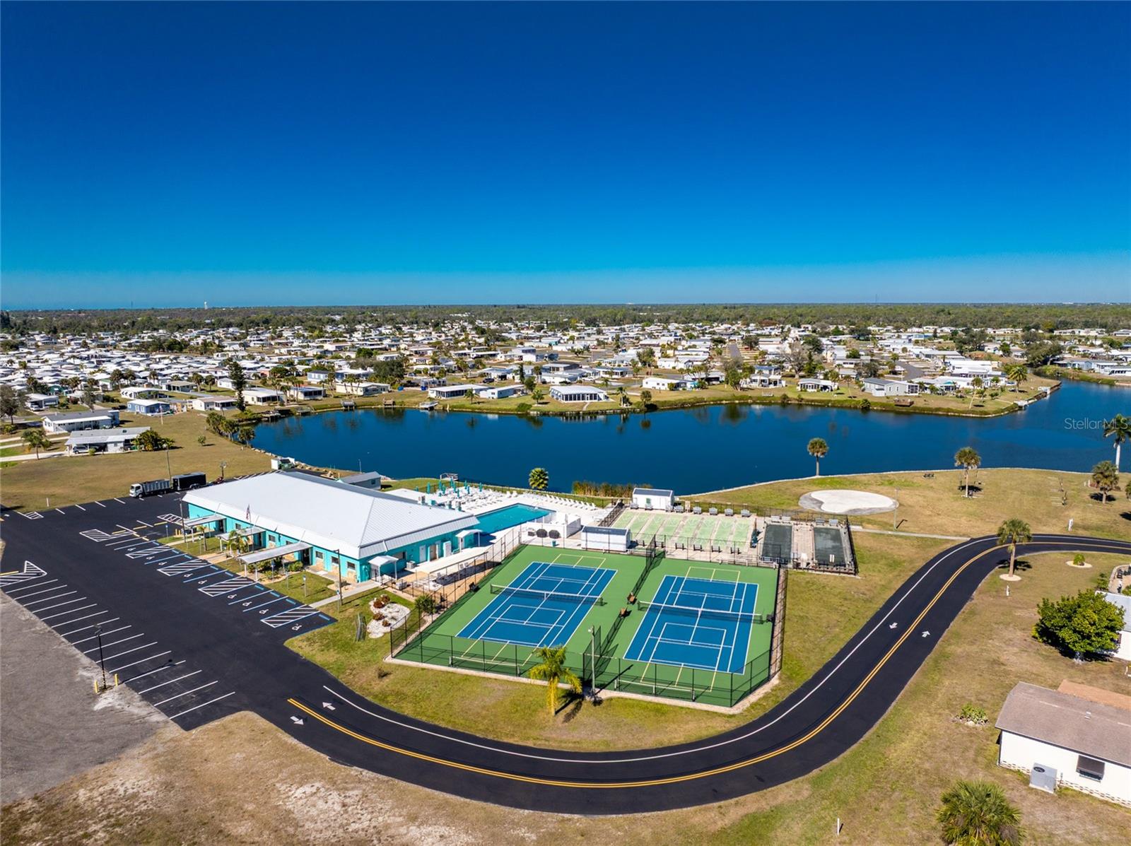 LEMON BAY ISLES PH 01 - Residential