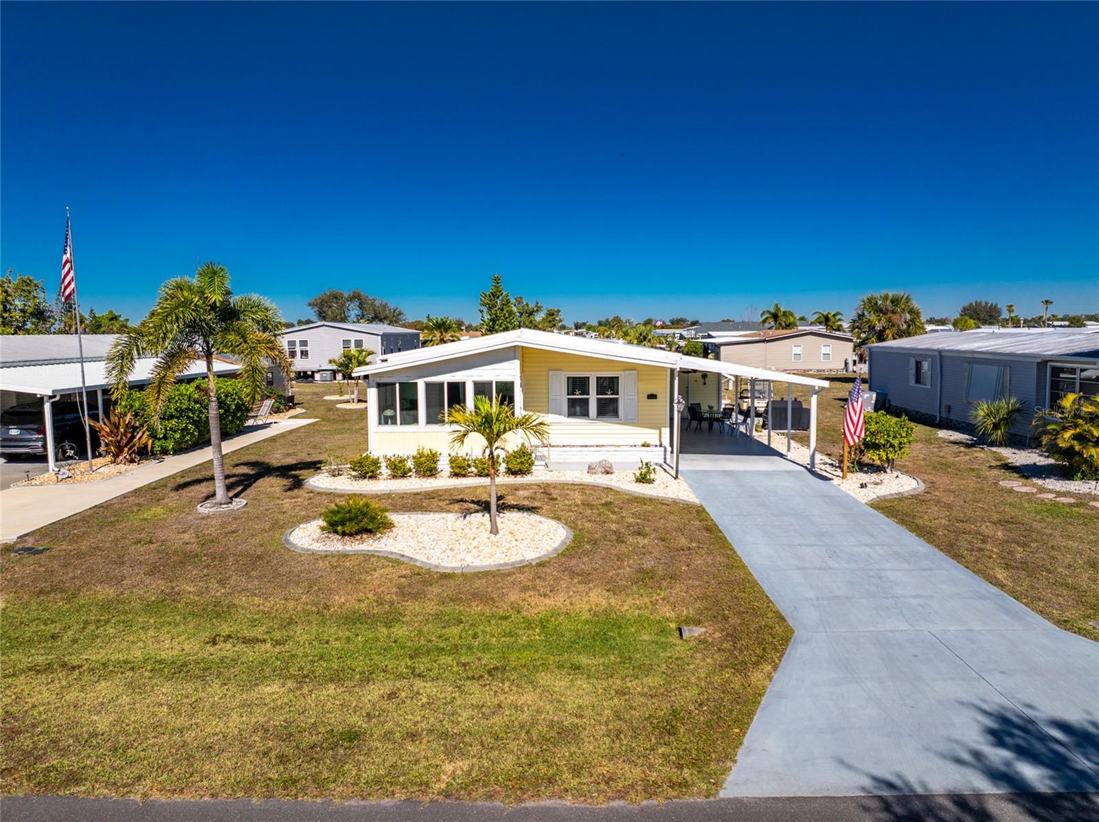 LEMON BAY ISLES PH 01 - Residential