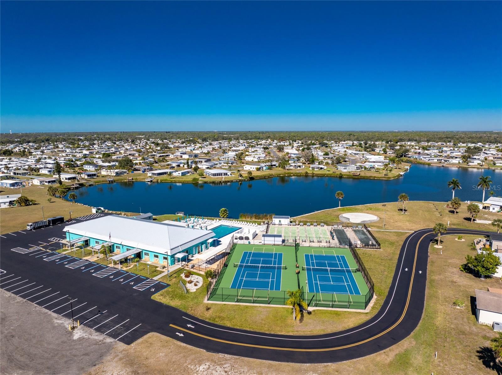 LEMON BAY ISLES PH 01 - Residential