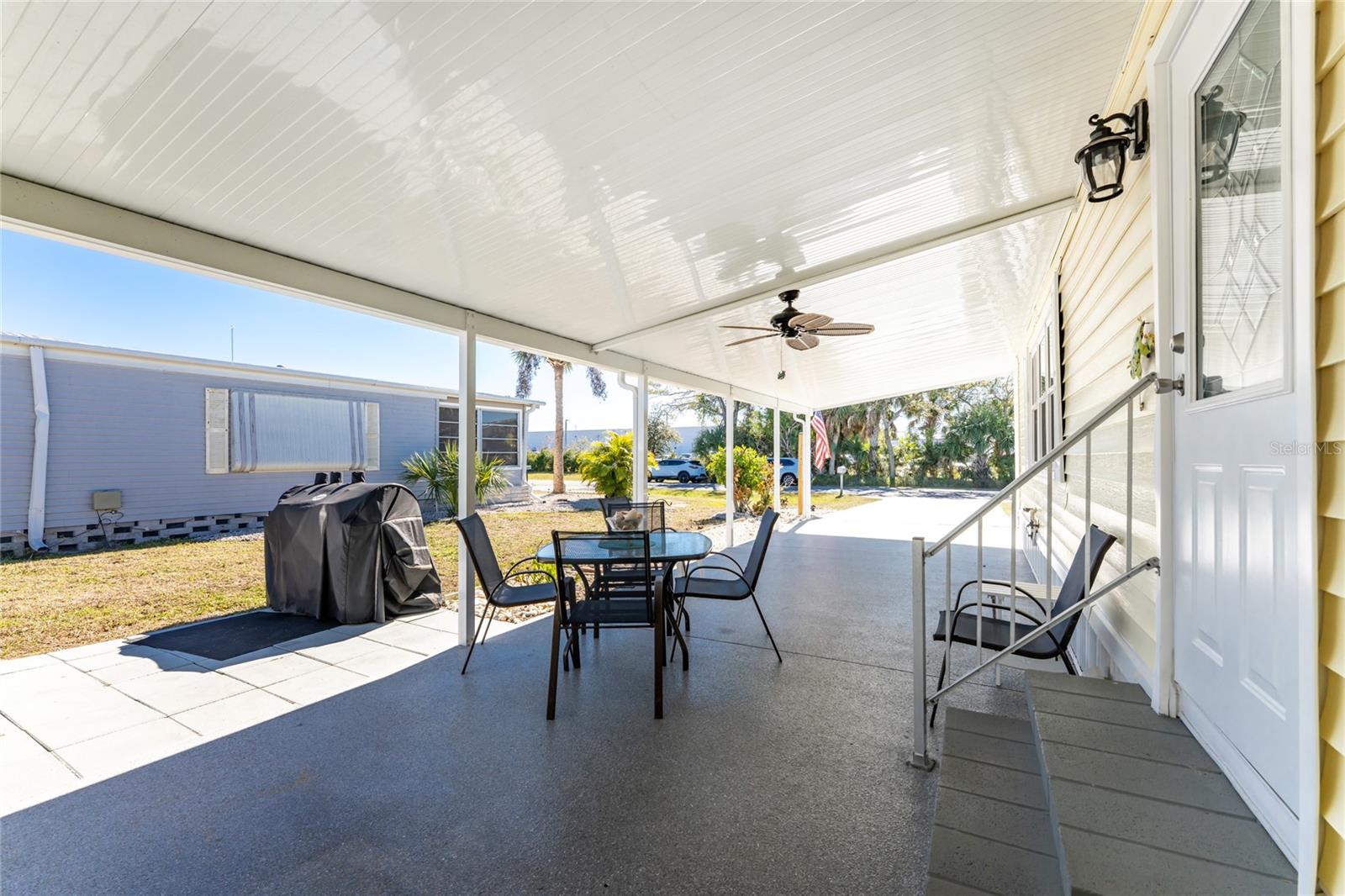 LEMON BAY ISLES PH 01 - Residential