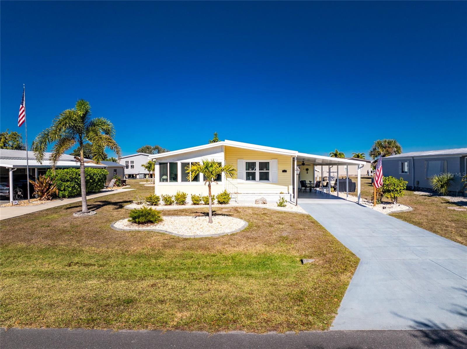 LEMON BAY ISLES PH 01 - Residential