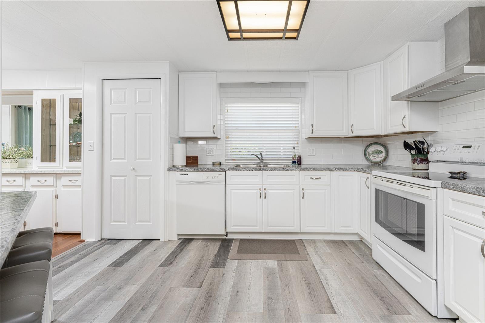 LEMON BAY ISLES PH 01 - Residential