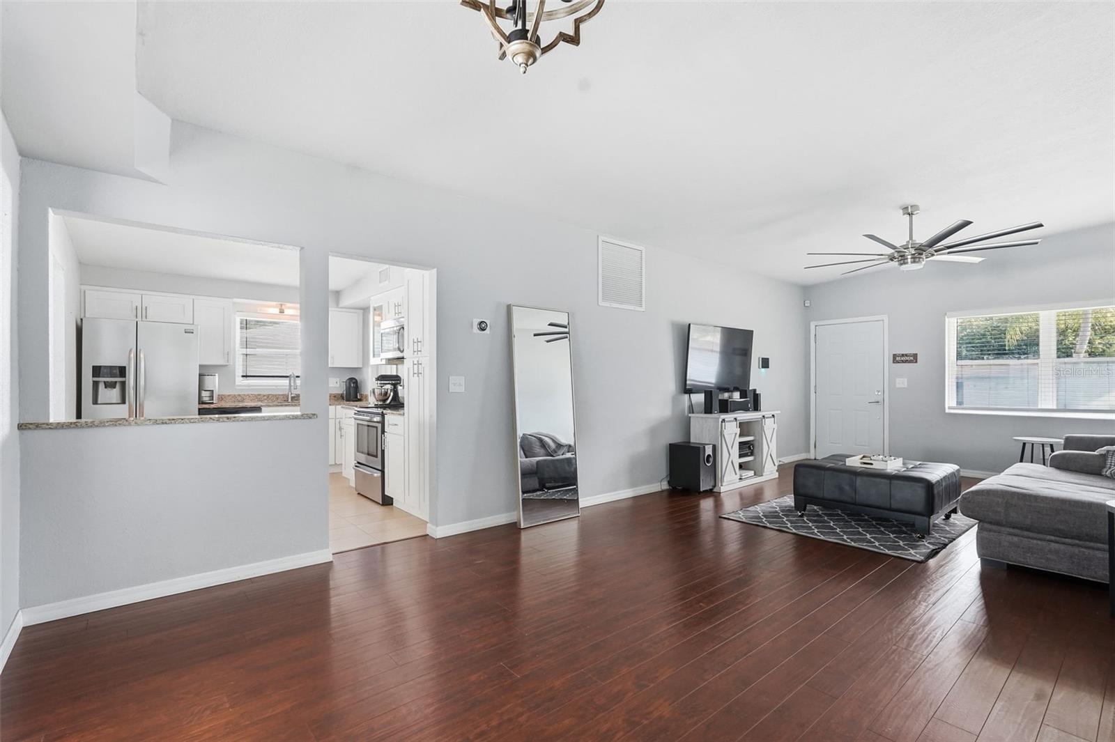 SUNSET MANOR - Residential