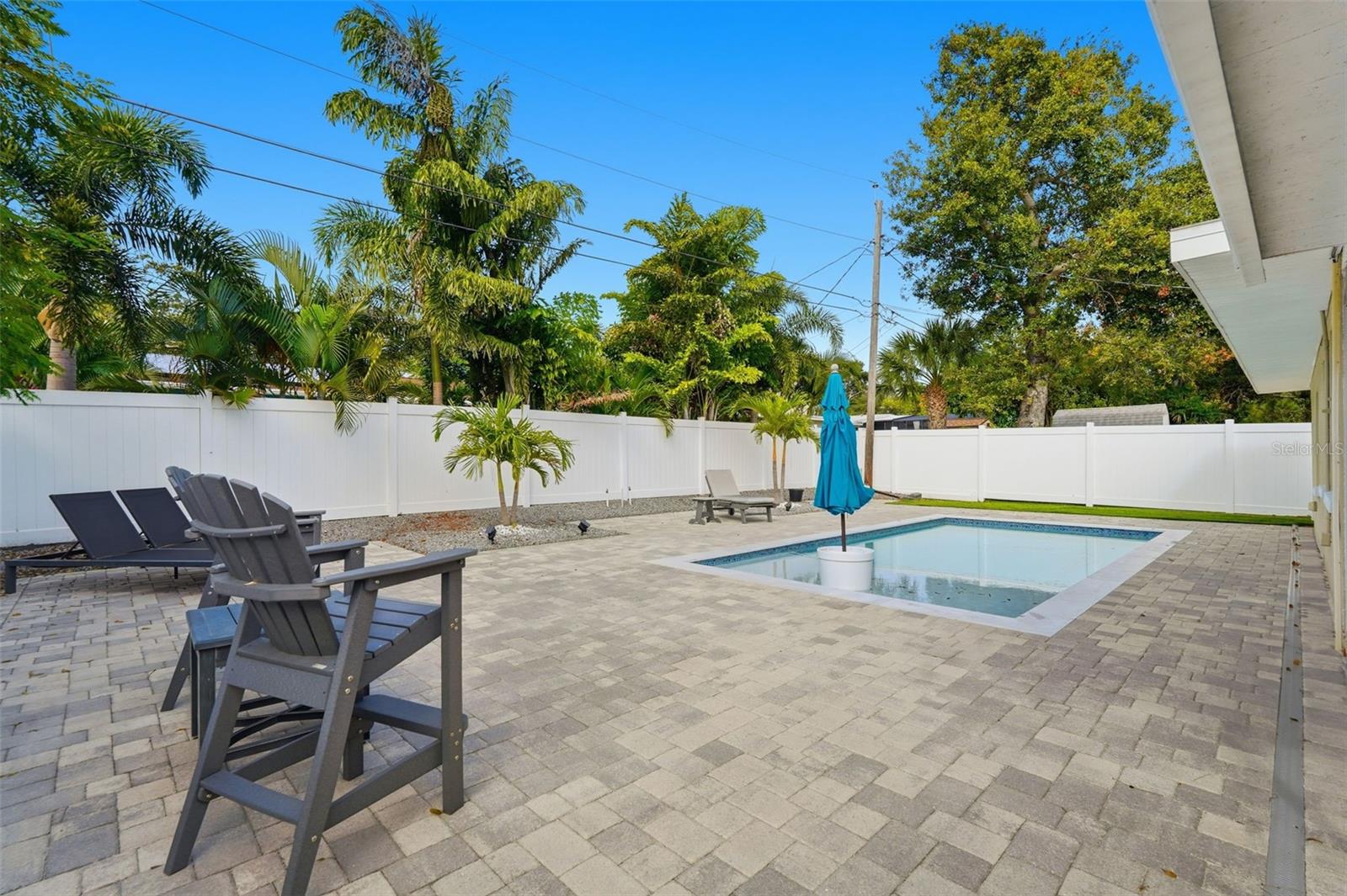 SUNSET MANOR - Residential