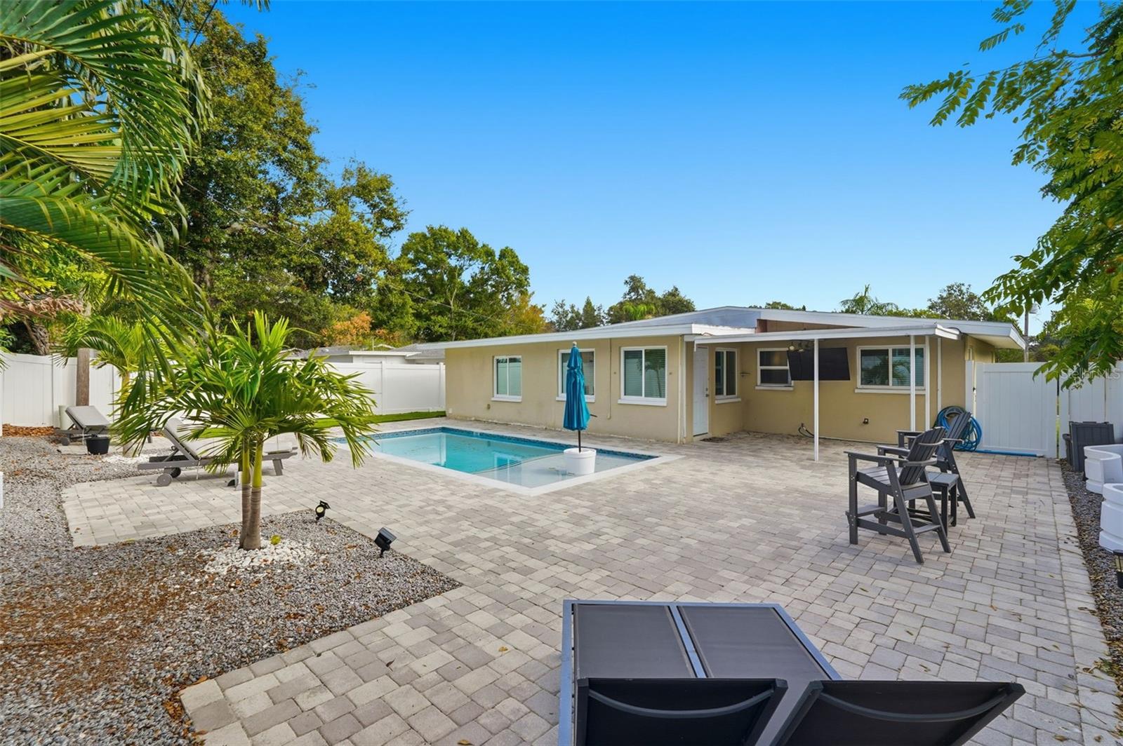 SUNSET MANOR - Residential