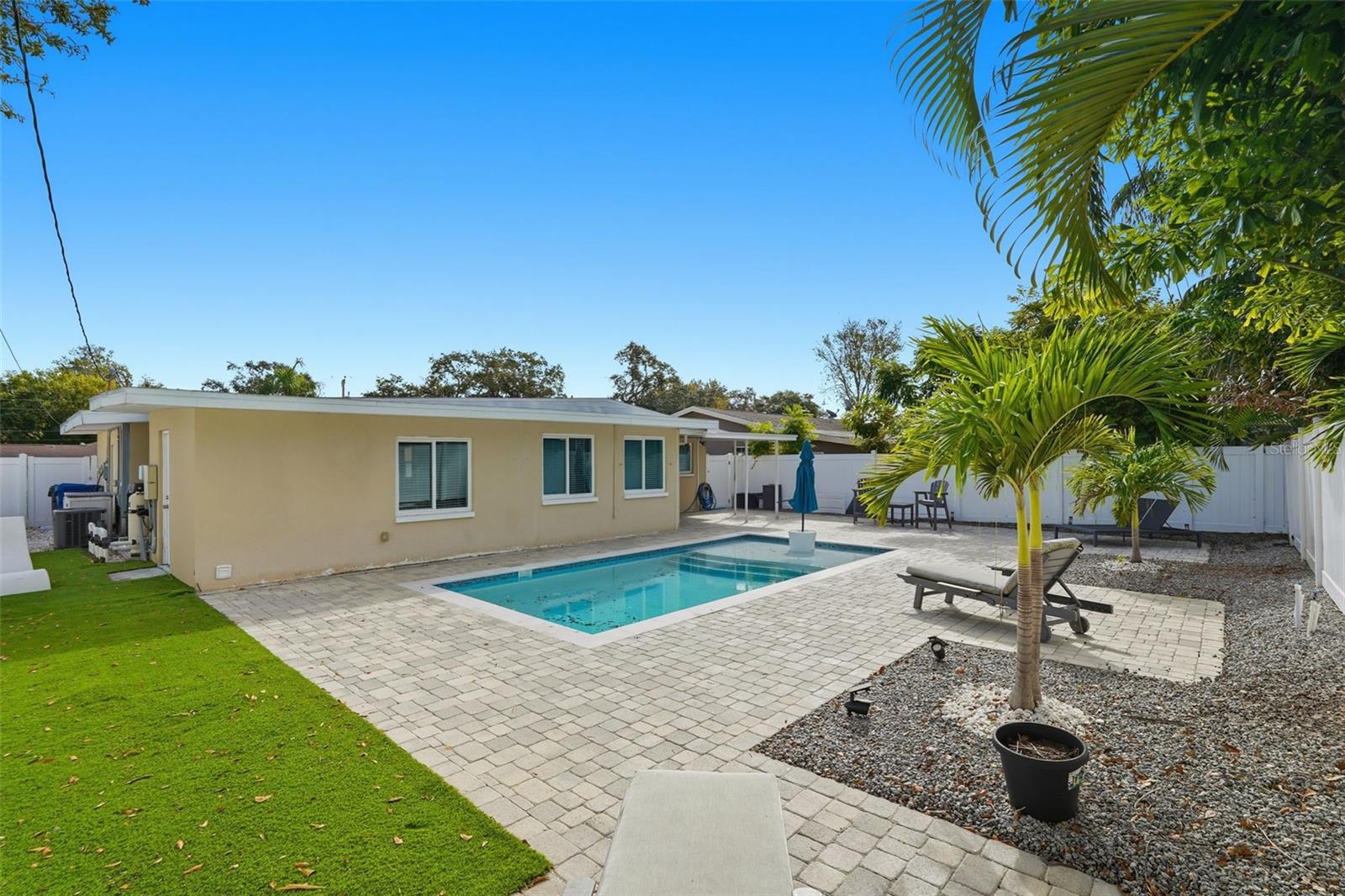 SUNSET MANOR - Residential