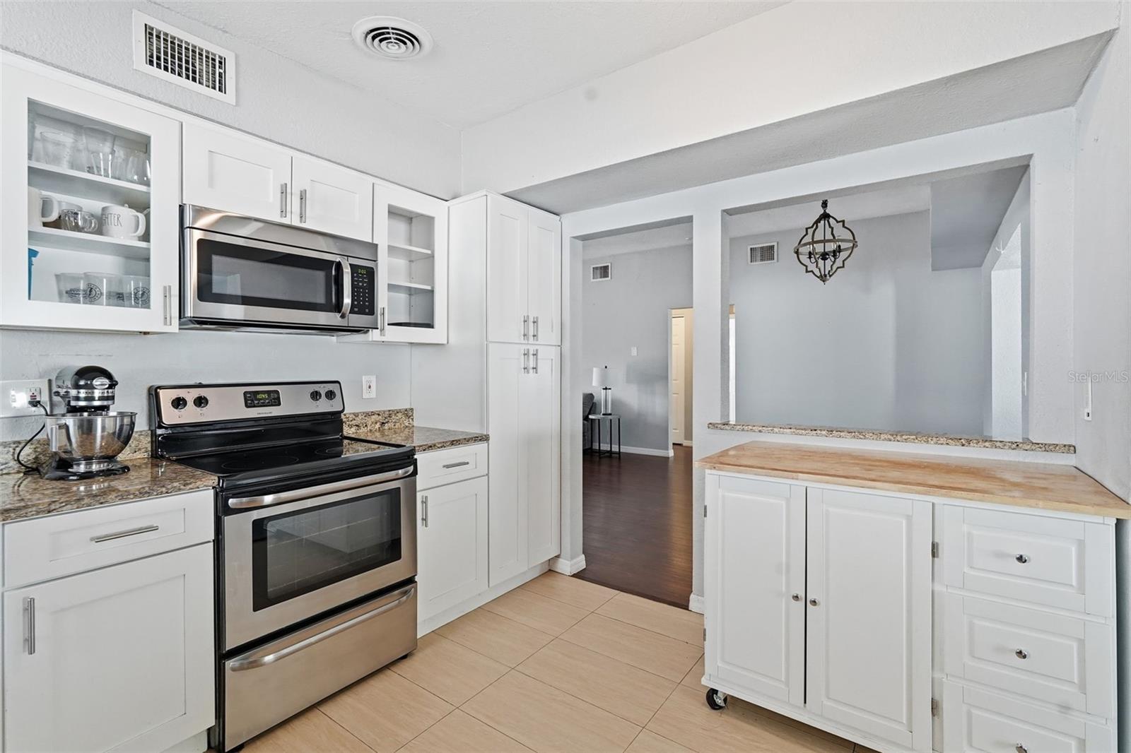 SUNSET MANOR - Residential