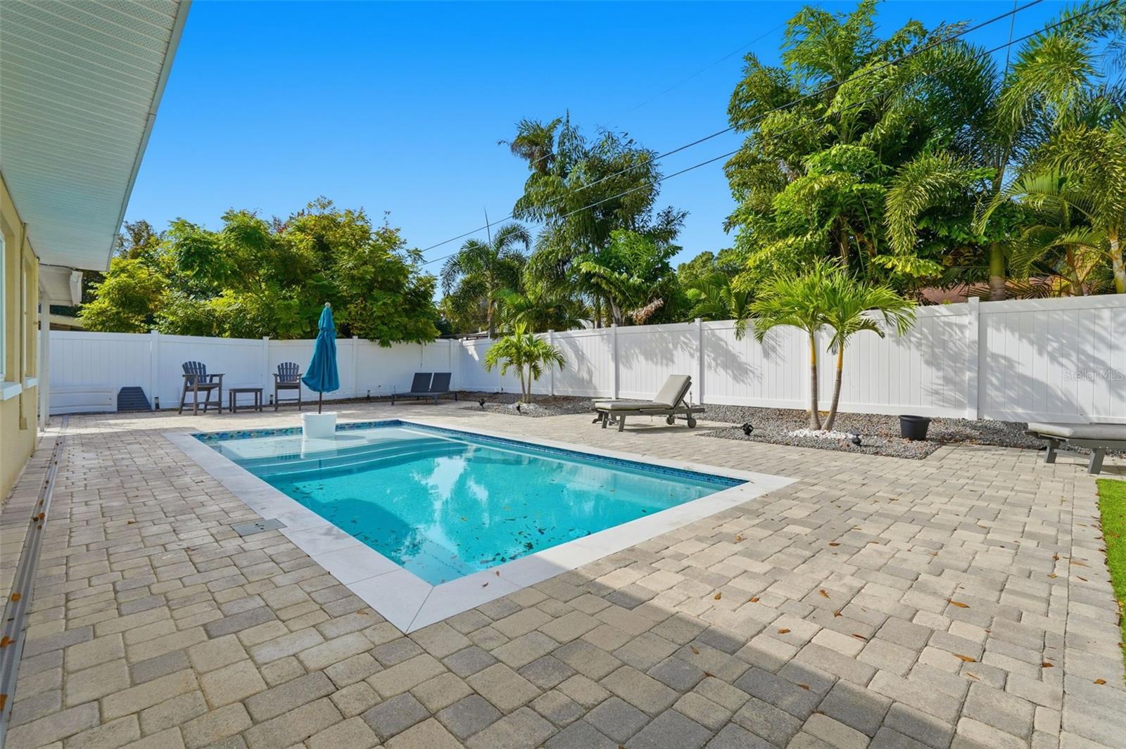 SUNSET MANOR - Residential