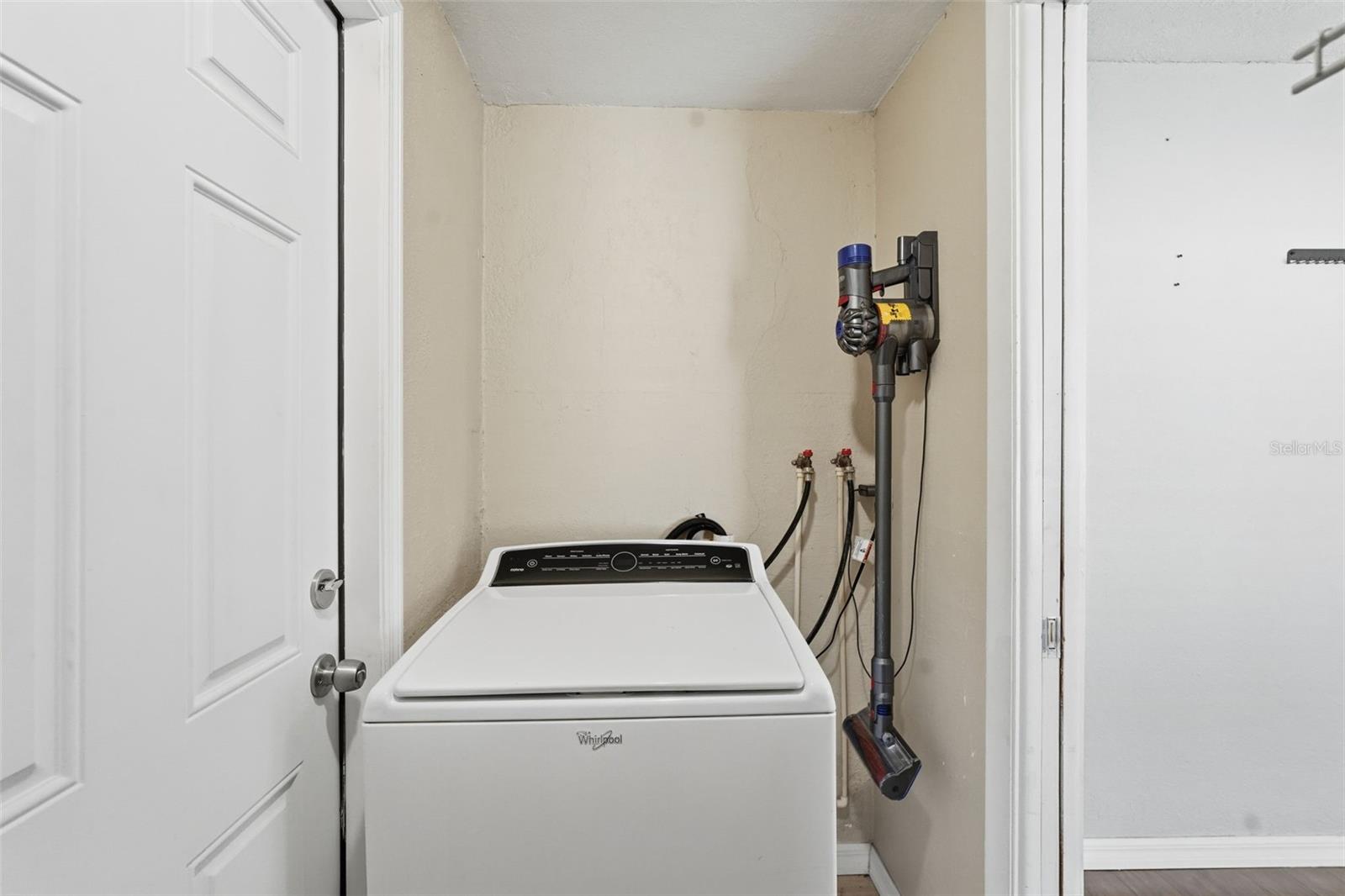 SUNSET MANOR - Residential