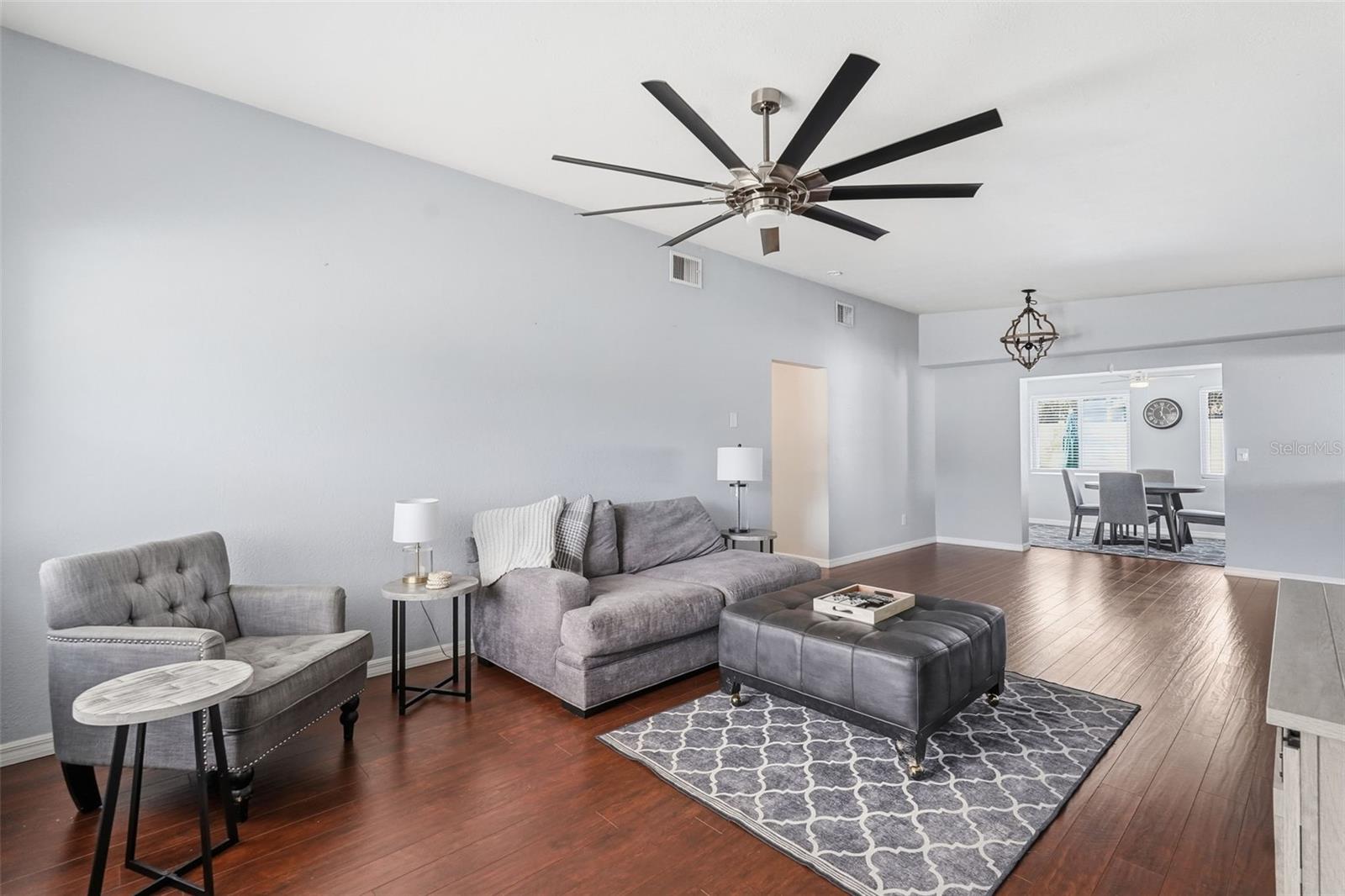 SUNSET MANOR - Residential