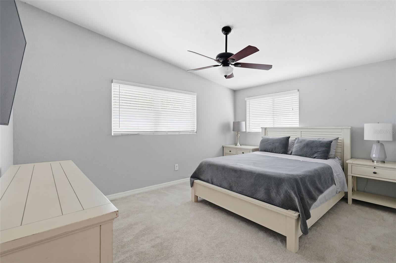 SUNSET MANOR - Residential