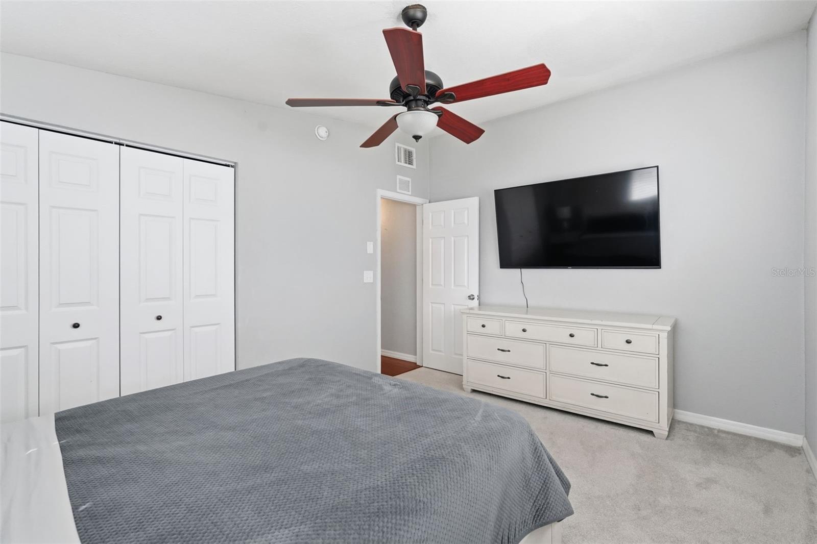 SUNSET MANOR - Residential