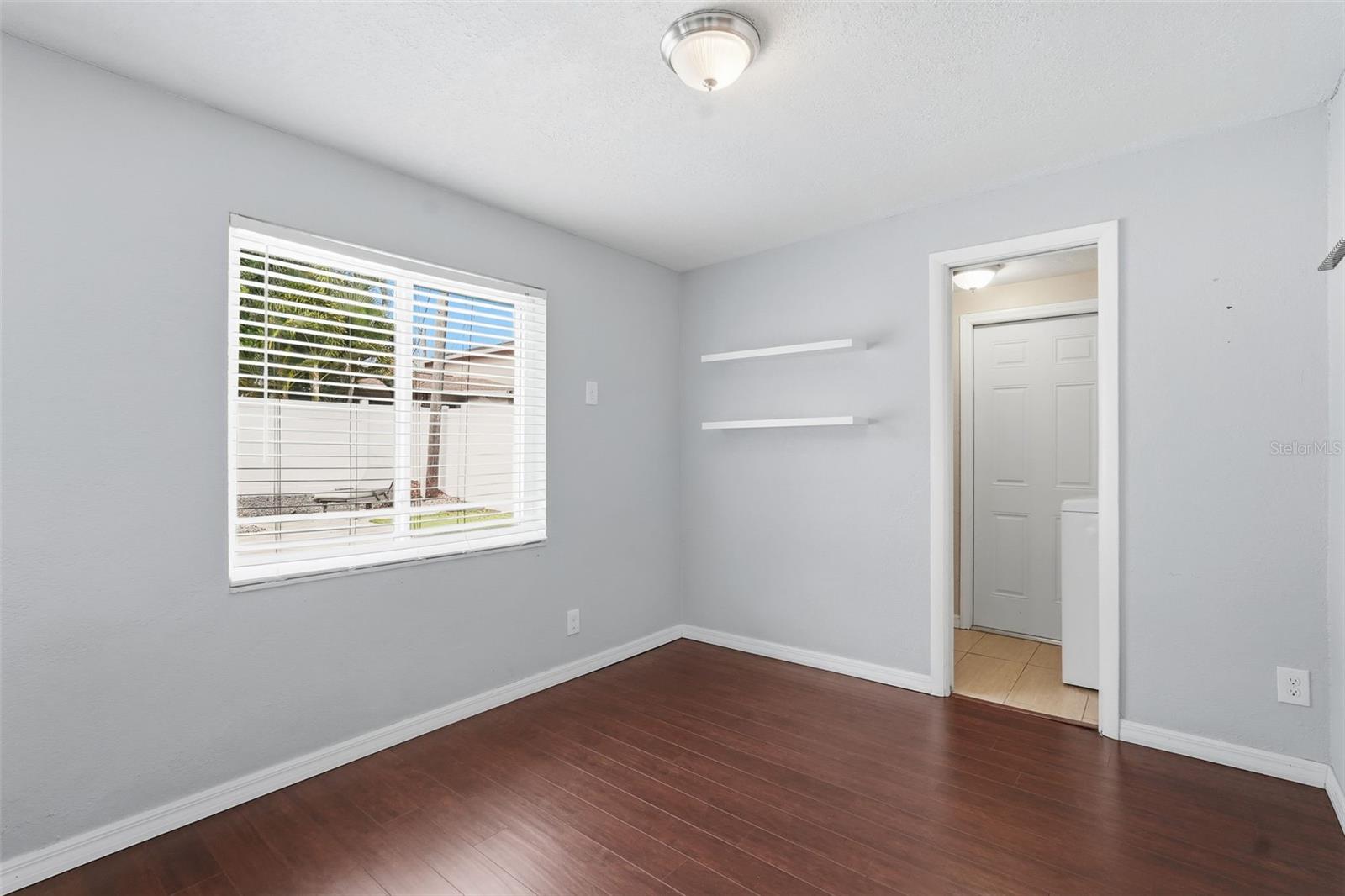 SUNSET MANOR - Residential