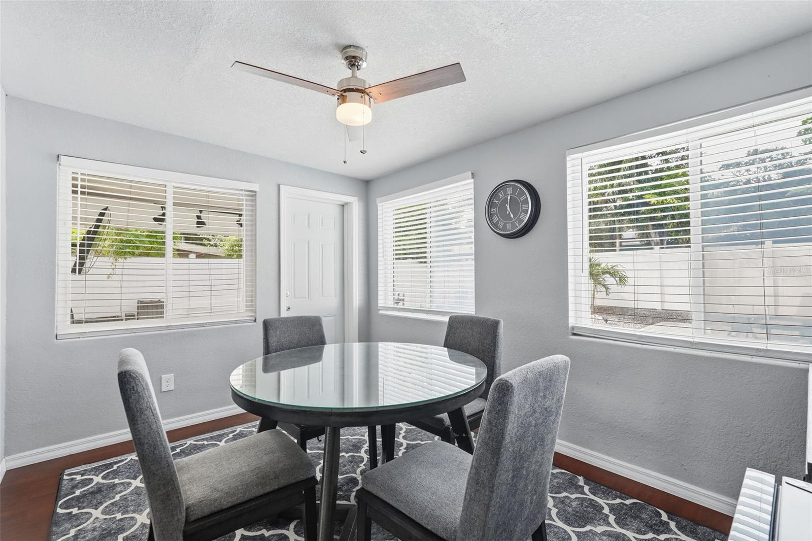 SUNSET MANOR - Residential