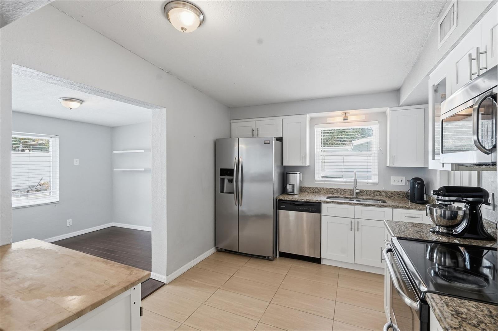 SUNSET MANOR - Residential