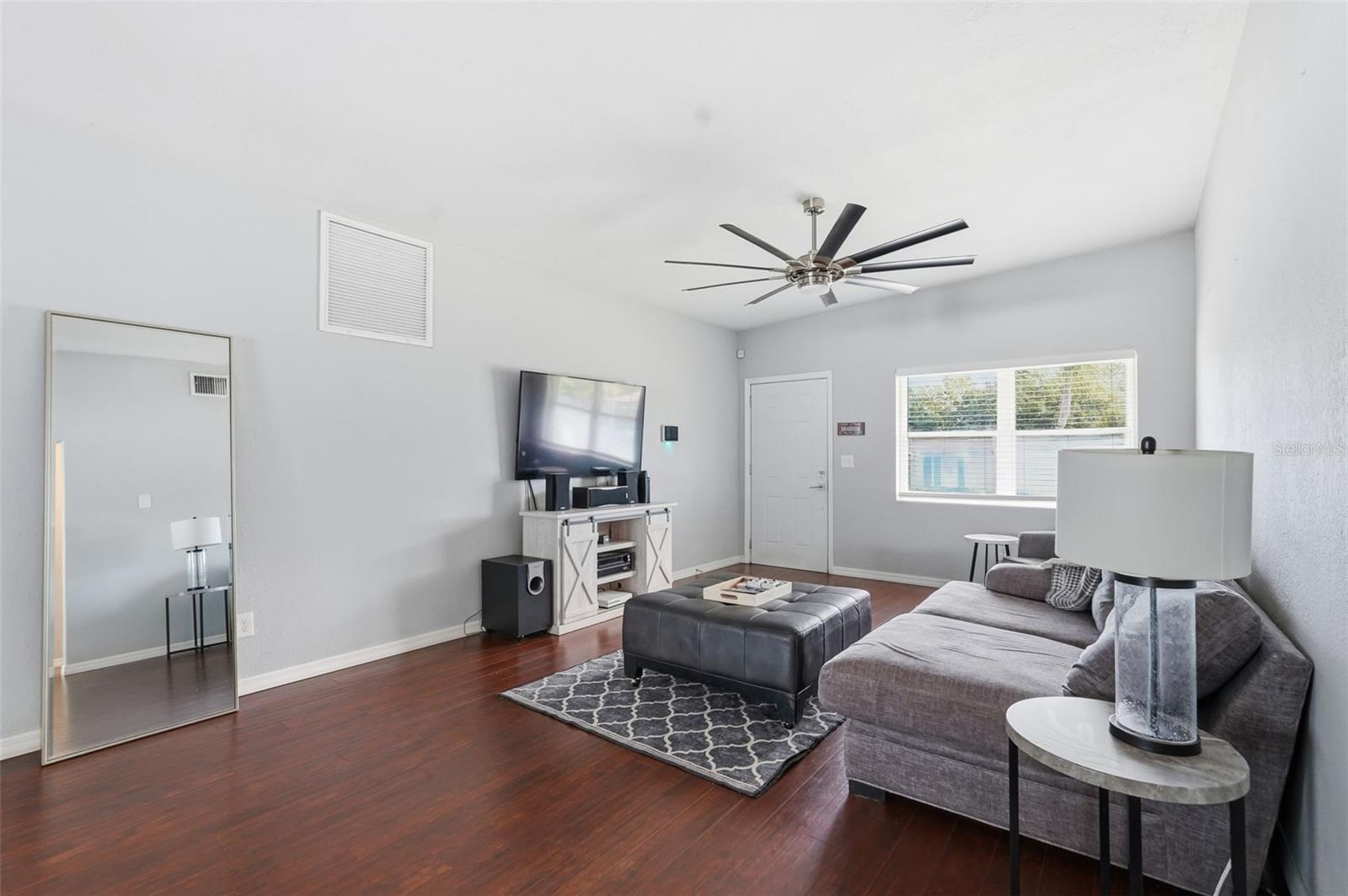 SUNSET MANOR - Residential