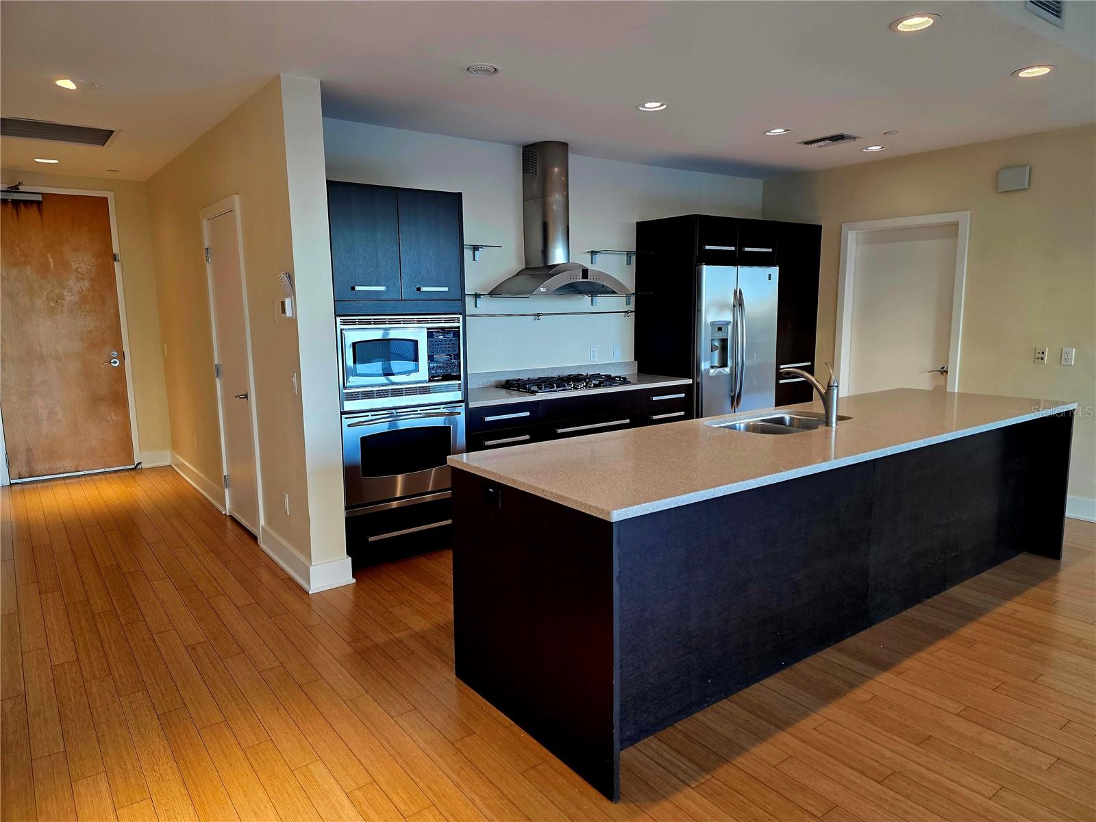 475 CONDO - Residential