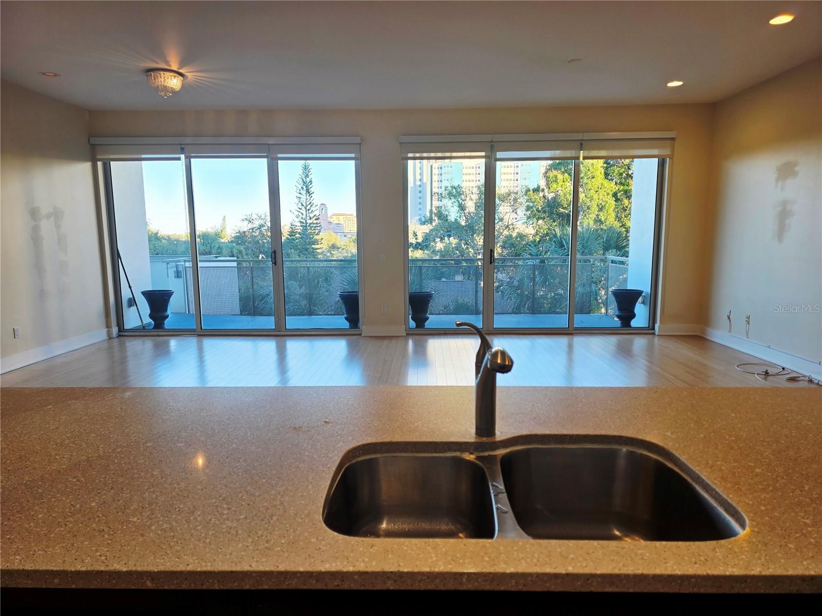 475 CONDO - Residential