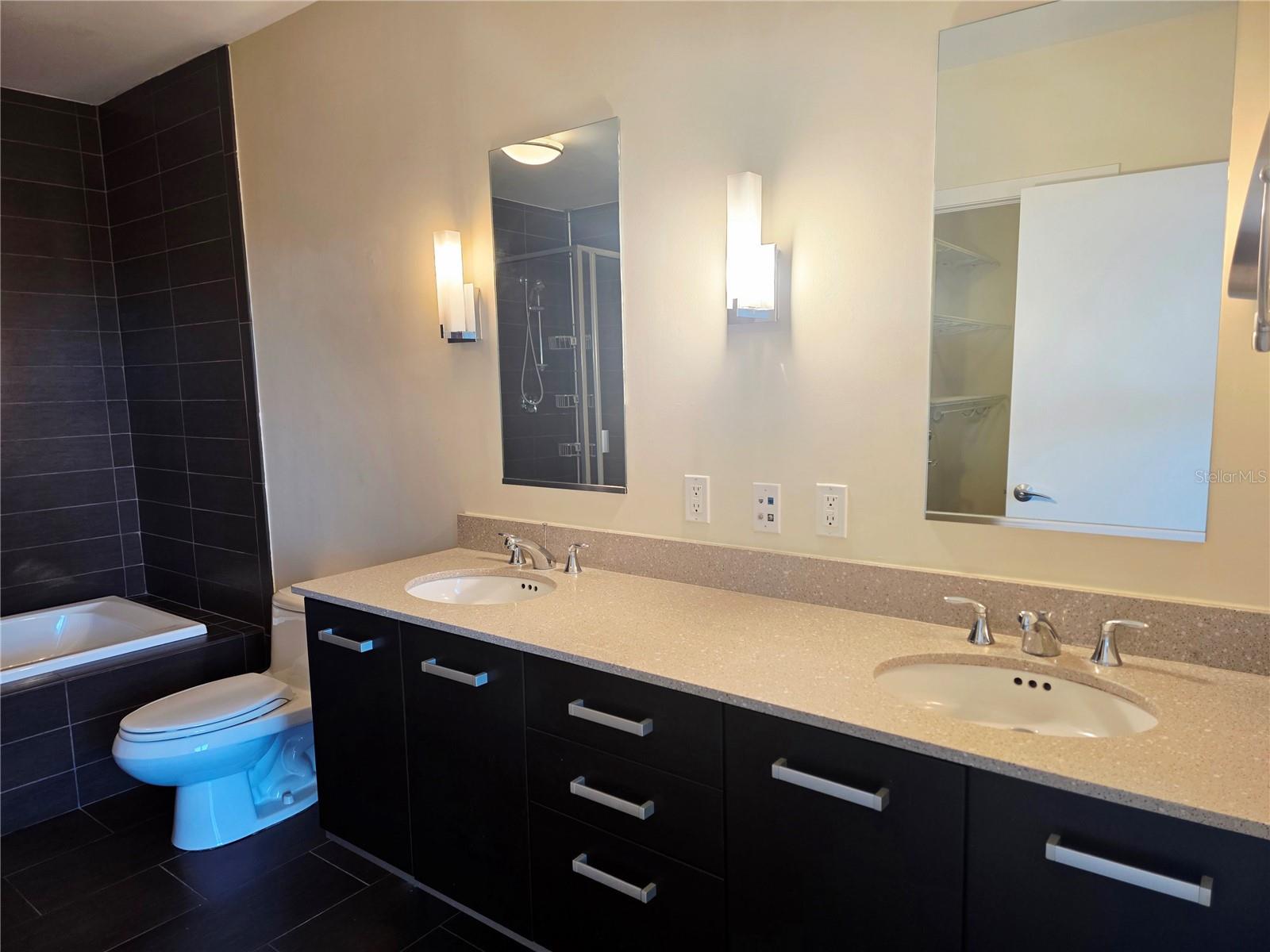 475 CONDO - Residential