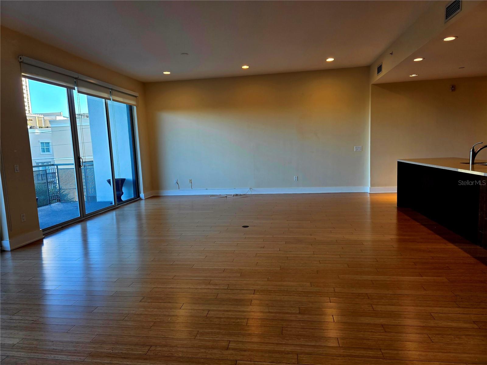 475 CONDO - Residential