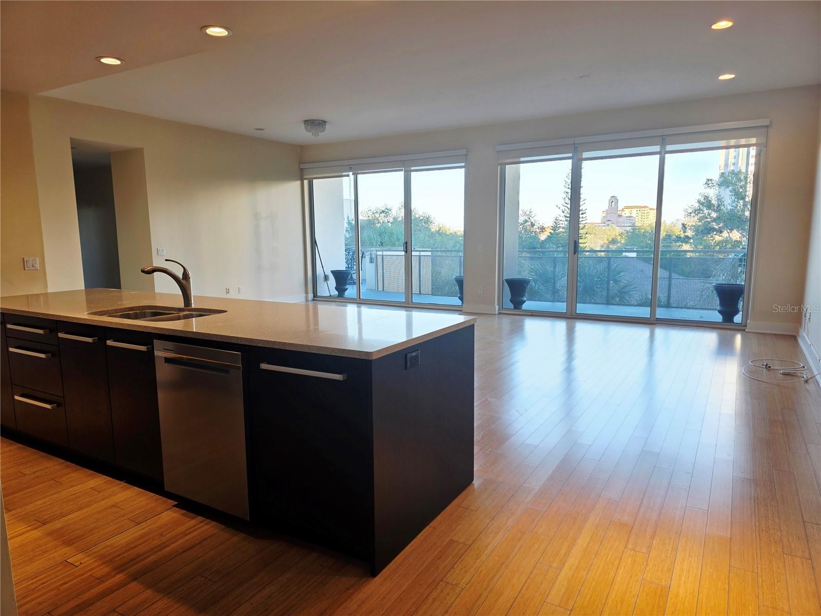 475 CONDO - Residential