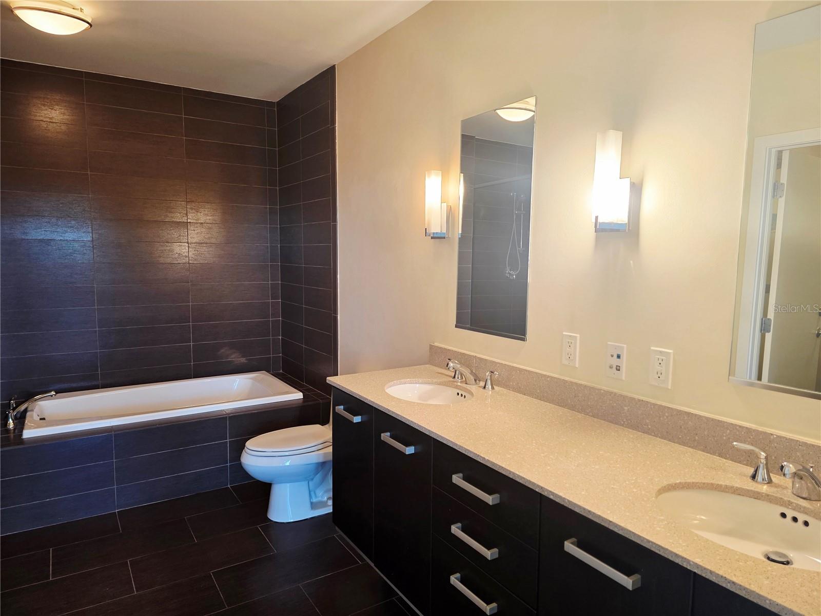 475 CONDO - Residential