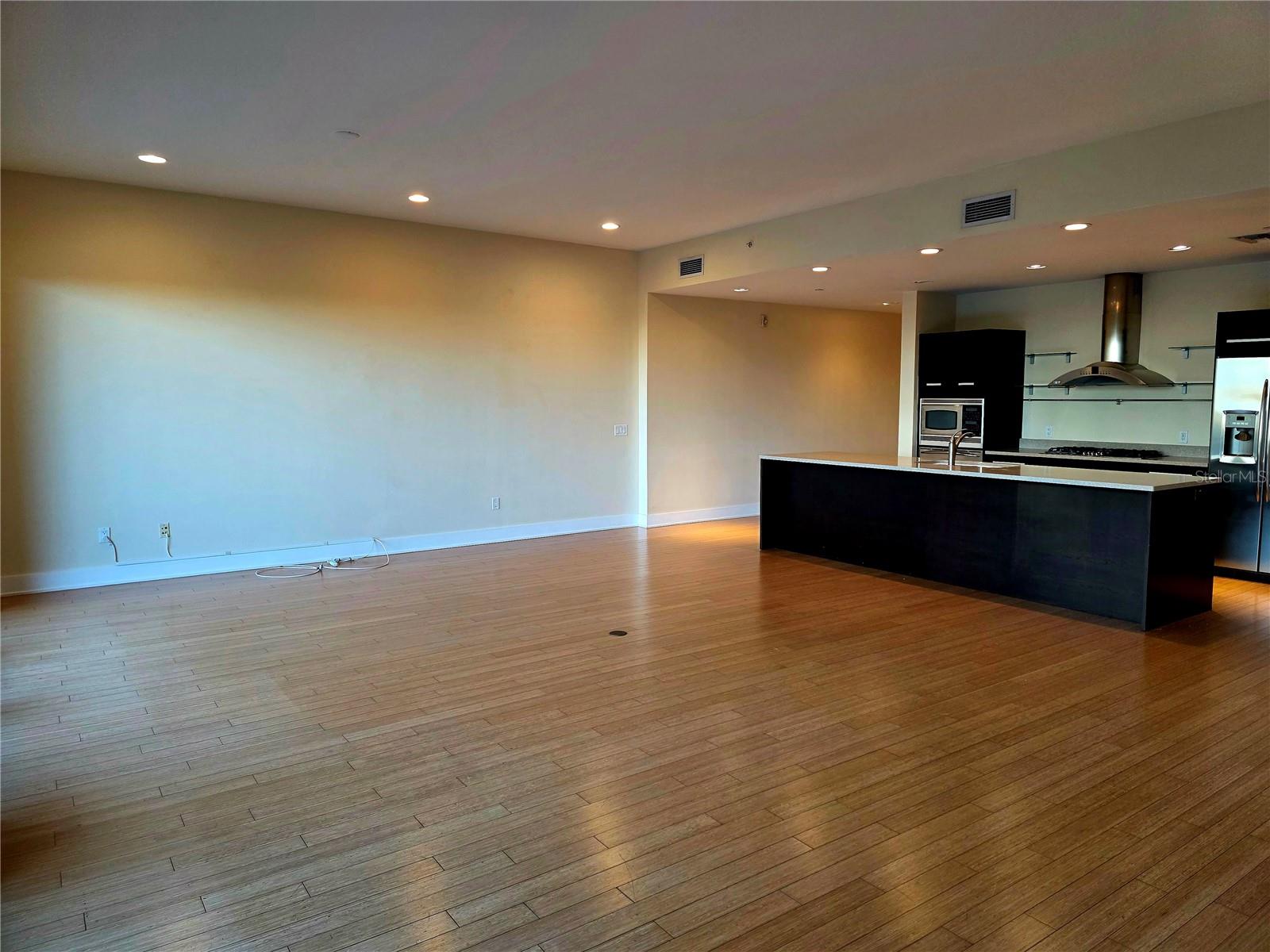 475 CONDO - Residential