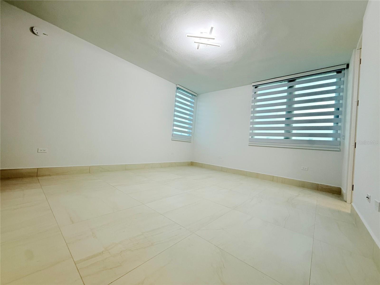 URB RIVIERA PARKVIEW - Residential