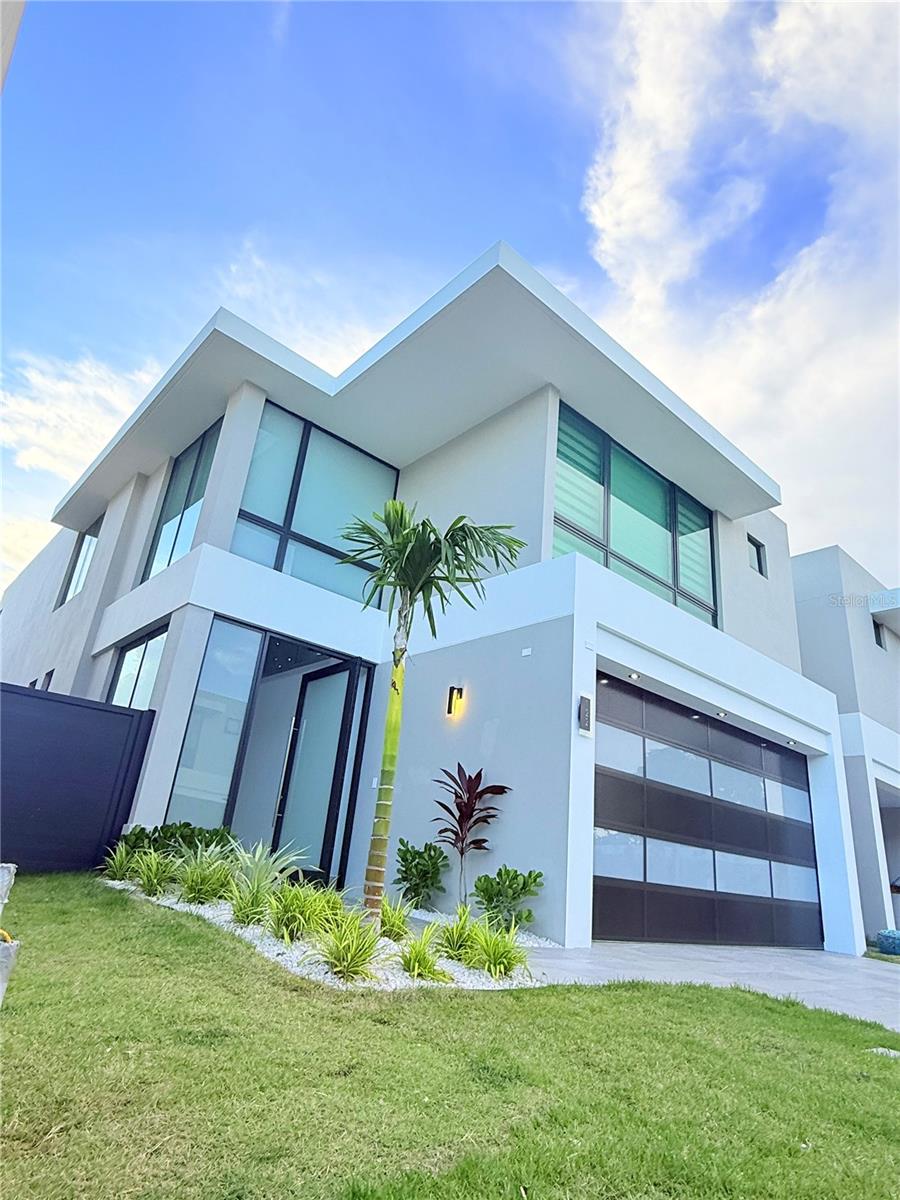 URB RIVIERA PARKVIEW - Residential