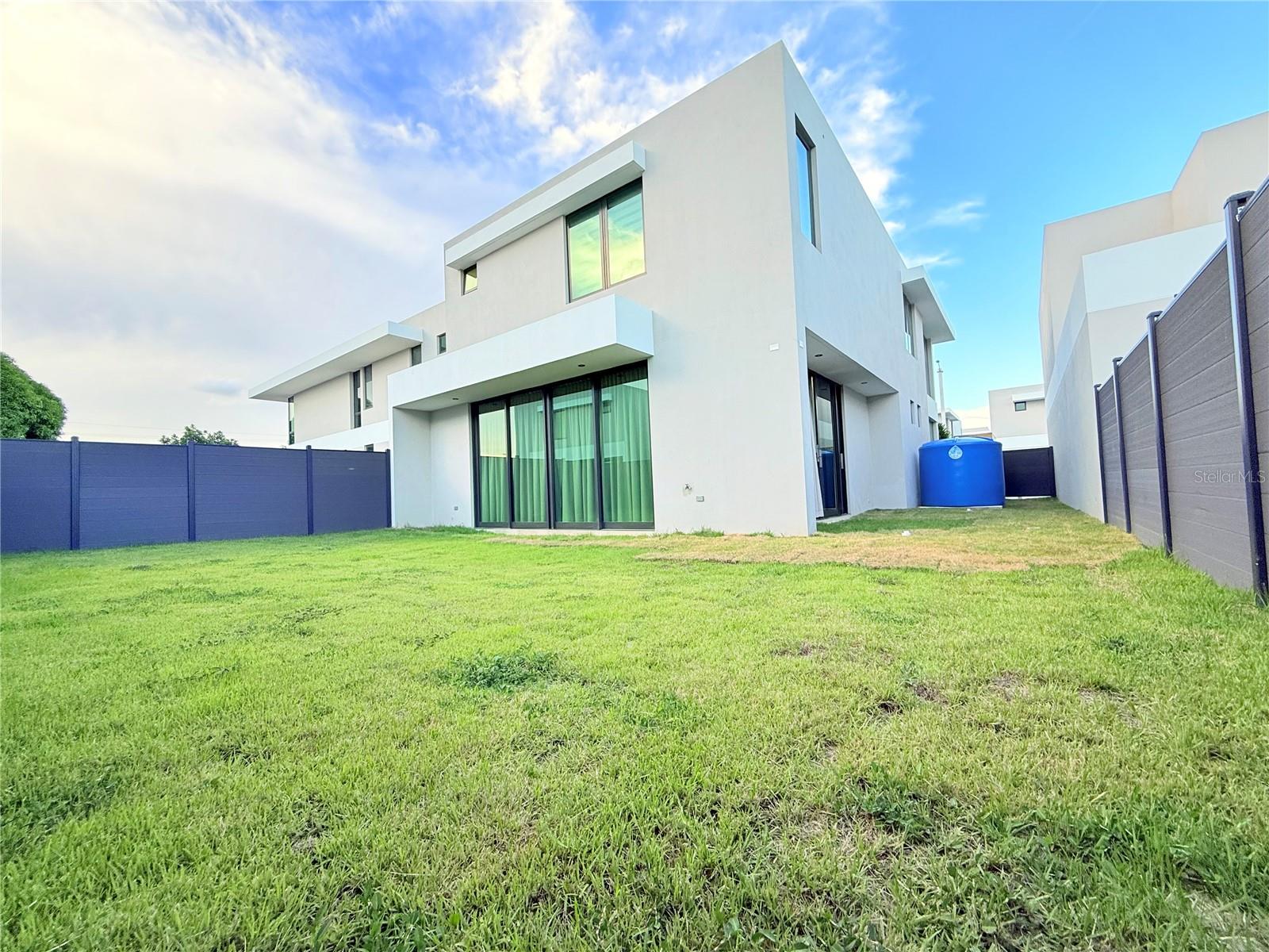 URB RIVIERA PARKVIEW - Residential